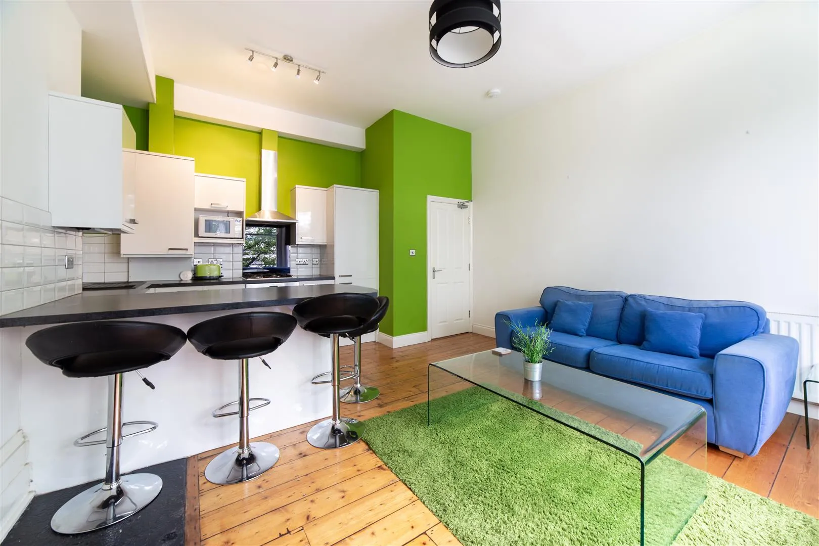 Flat Jesmond Road in Newcastle upon Tyne