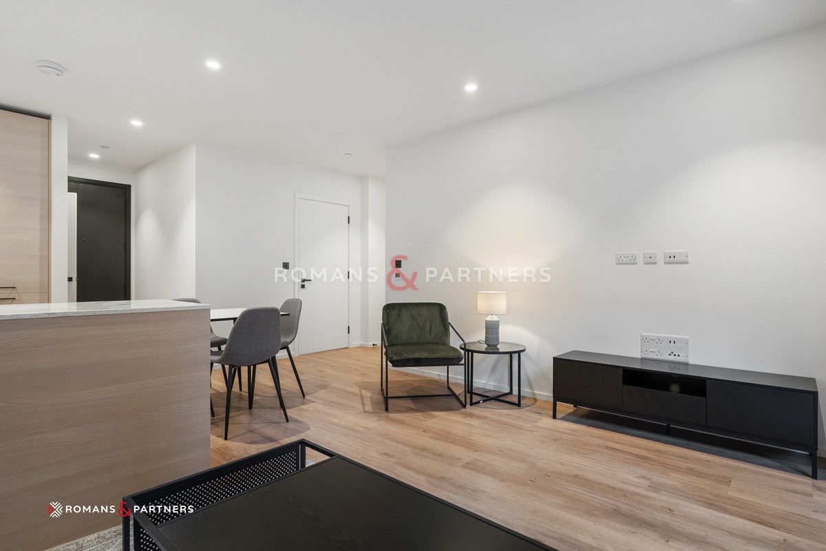 Flat Hemlock Street in Greater London