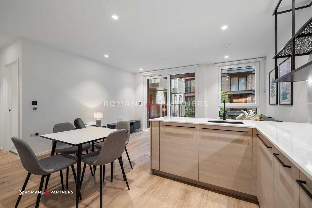 Flat Hemlock Street in Greater London