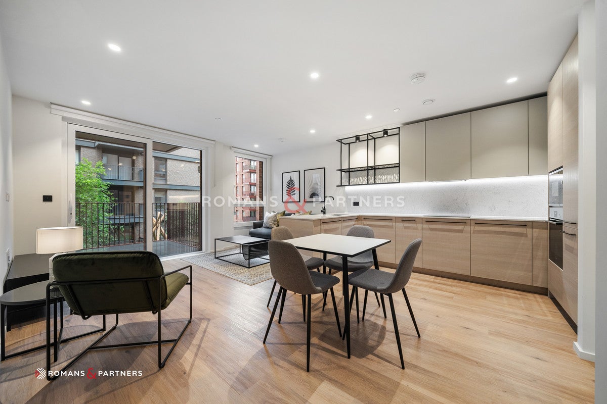 Flat Hemlock Street in Greater London