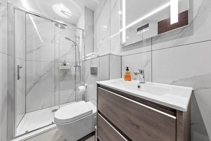Room Woodstock Road in Greater London