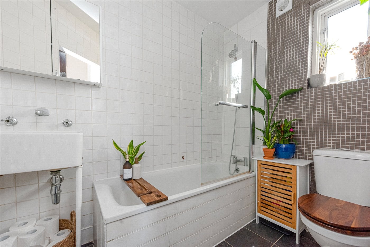 Flat Buchanan Gardens in Greater London
