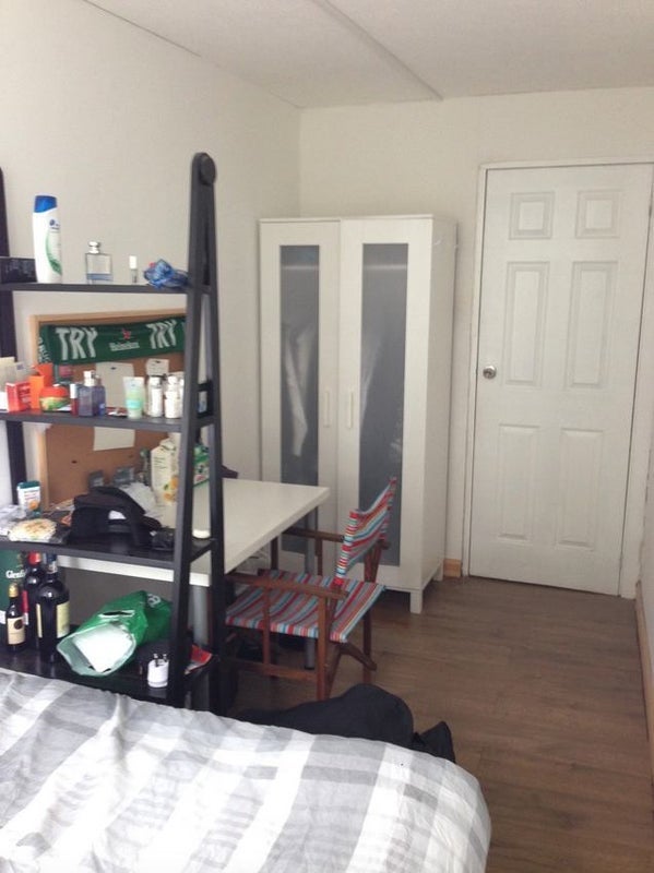 Room Whitchurch Road in Greater London