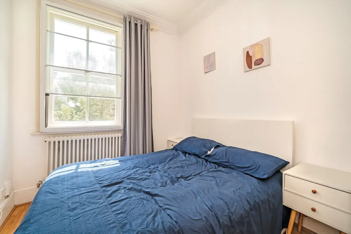 Flat Pembroke Road in Greater London
