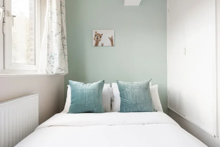 Flat Strathan Close in Greater London