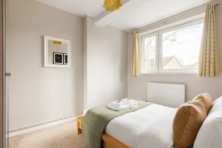 Flat Strathan Close in Greater London