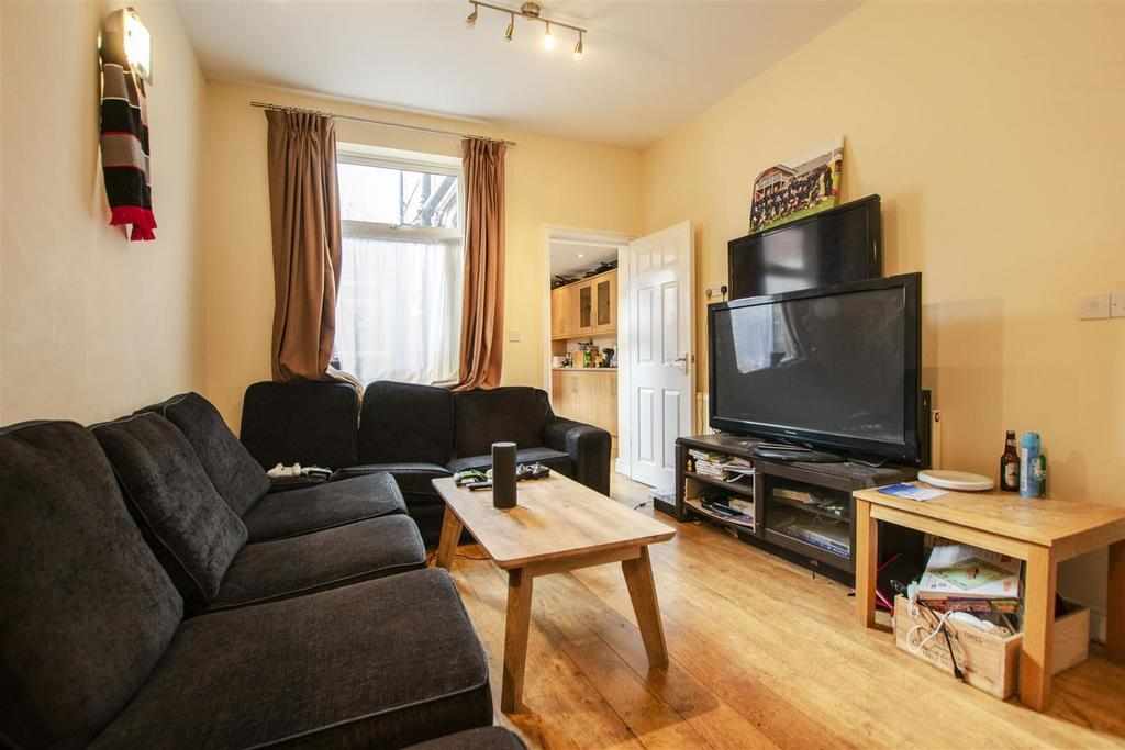 Flat Heeley Road in Birmingham