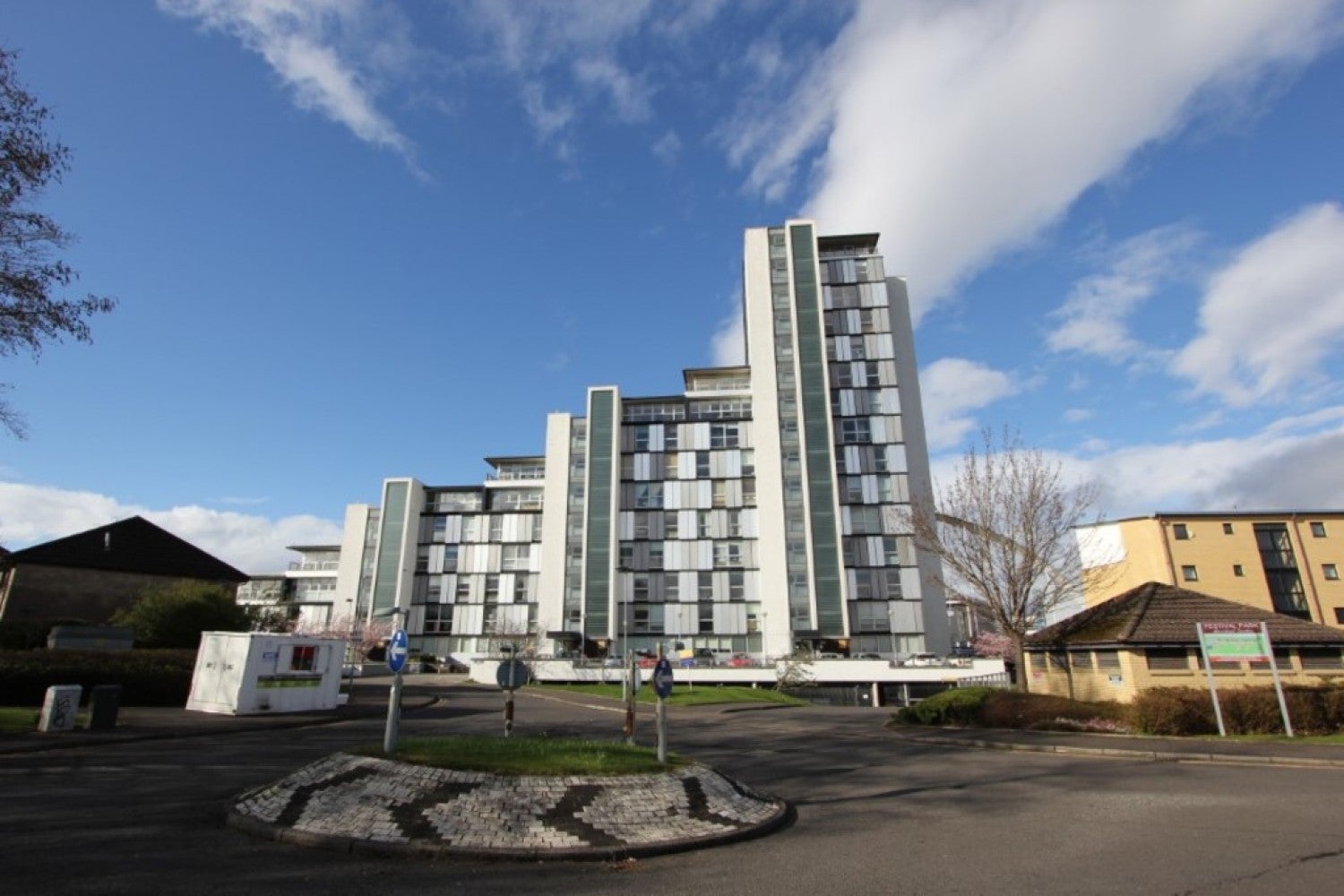 Flat Mavisbank Gardens in Glasgow