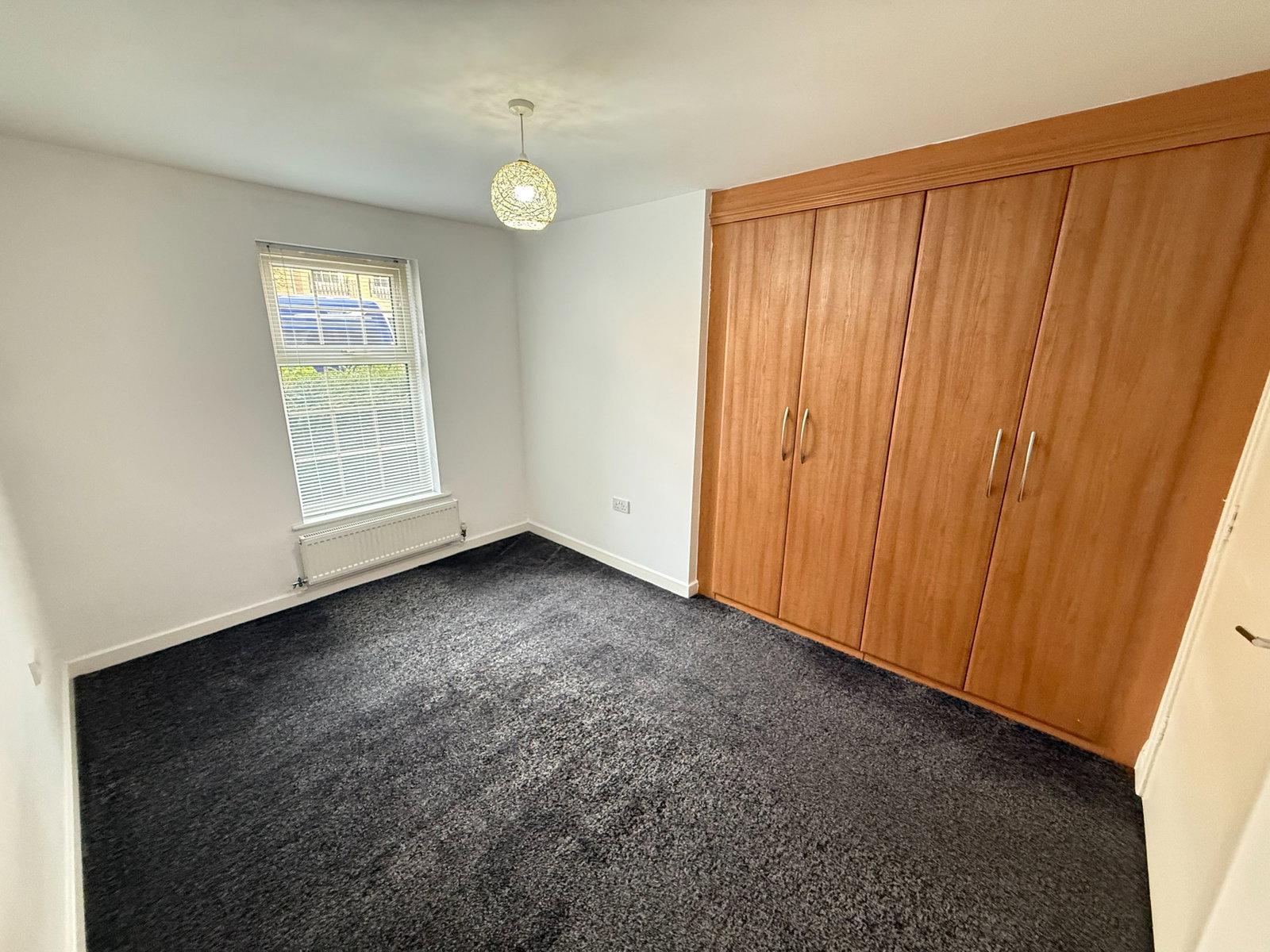 Flat Ashrams Court in Barnsley