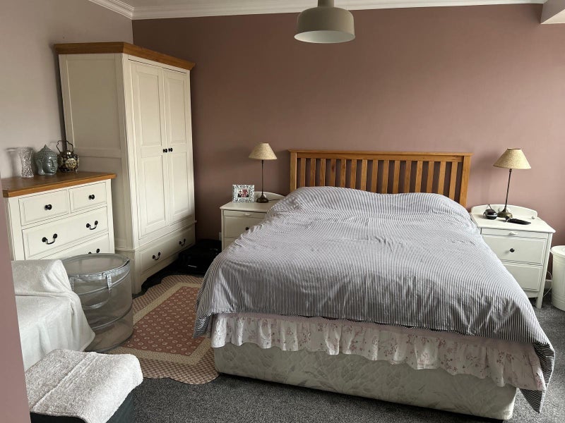 Room Castle Ings Close in Leeds