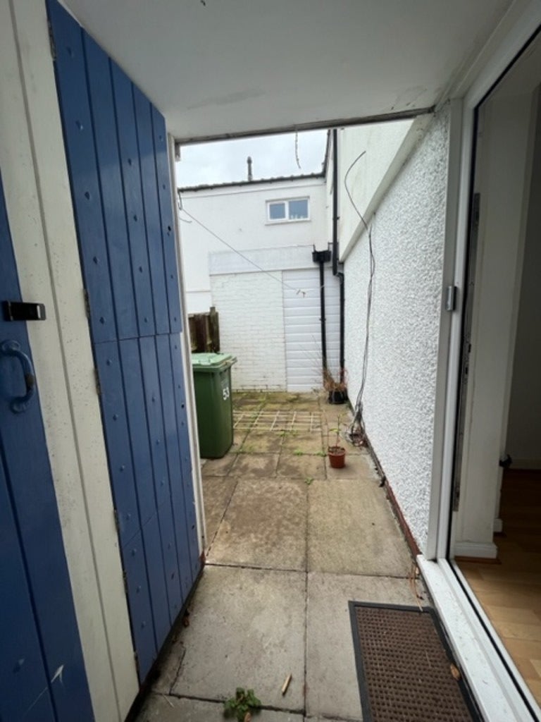 Flat Truro Walk in Chelmsley Wood