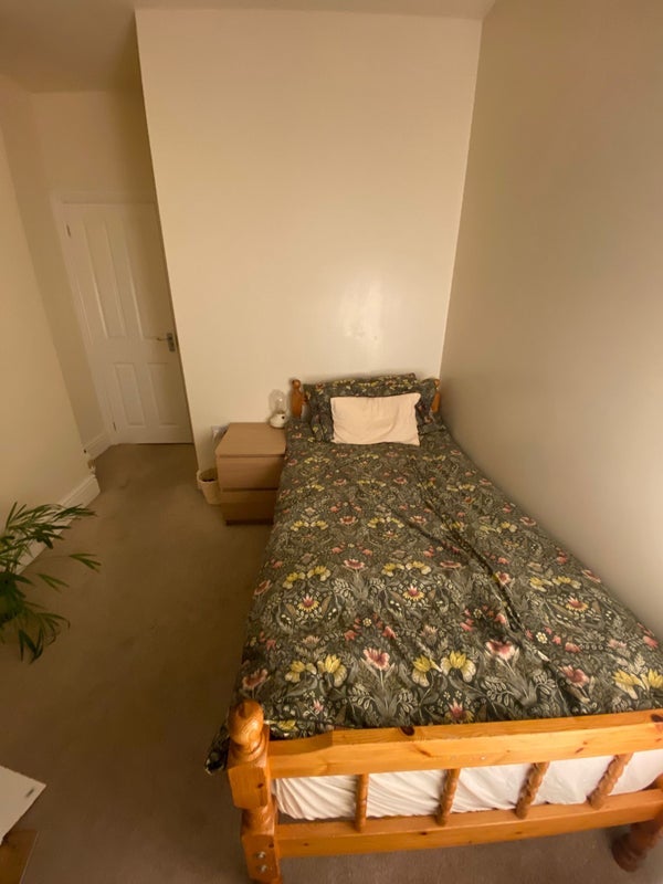 Room Barton Lane in Salford