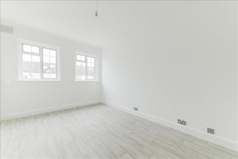 Flat Durnsford Road in Greater London