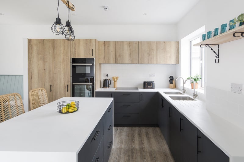 Room Downend Road in Bristol