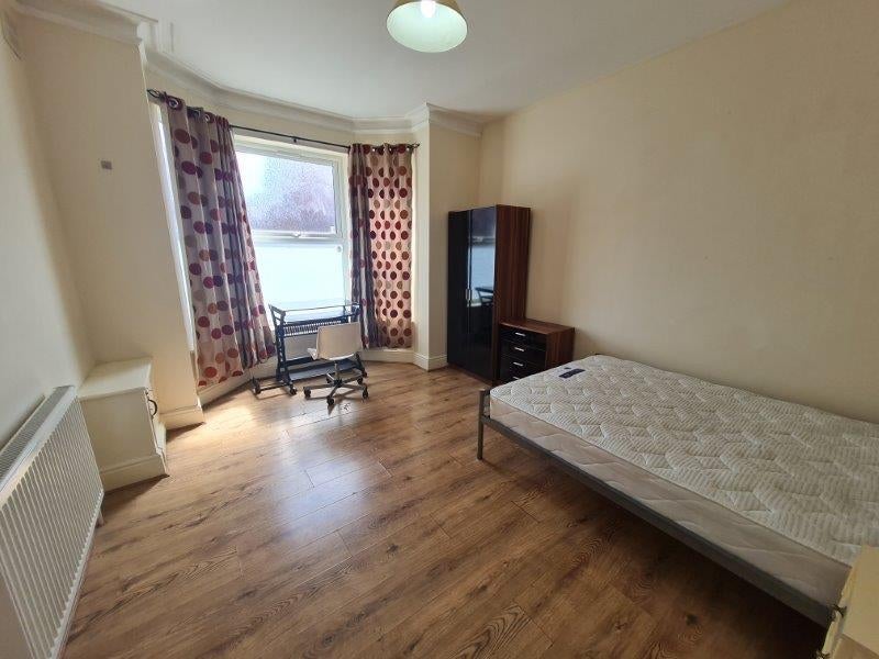 Room Cawdor Road in Manchester