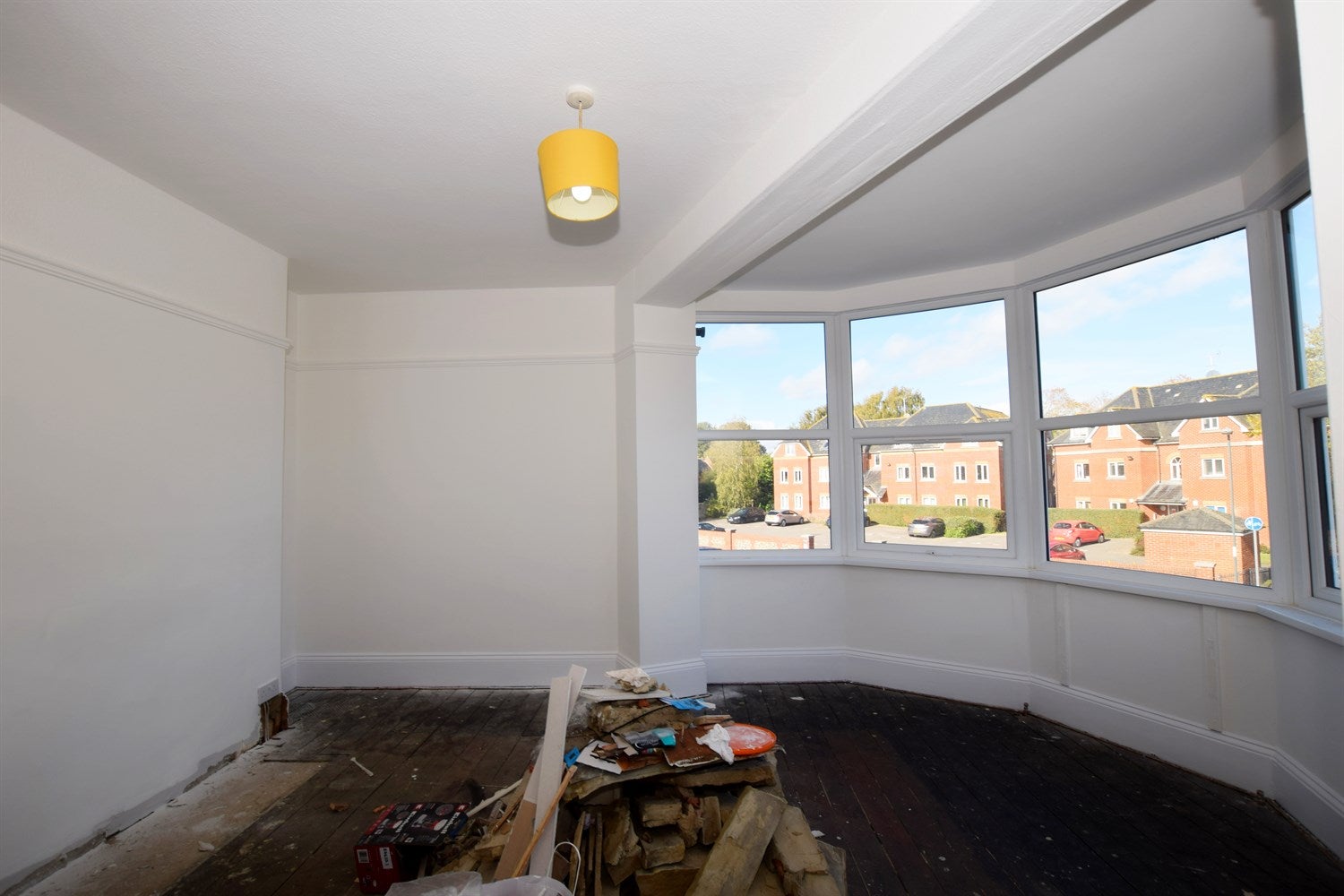 Flat Gordon Avenue in Arun