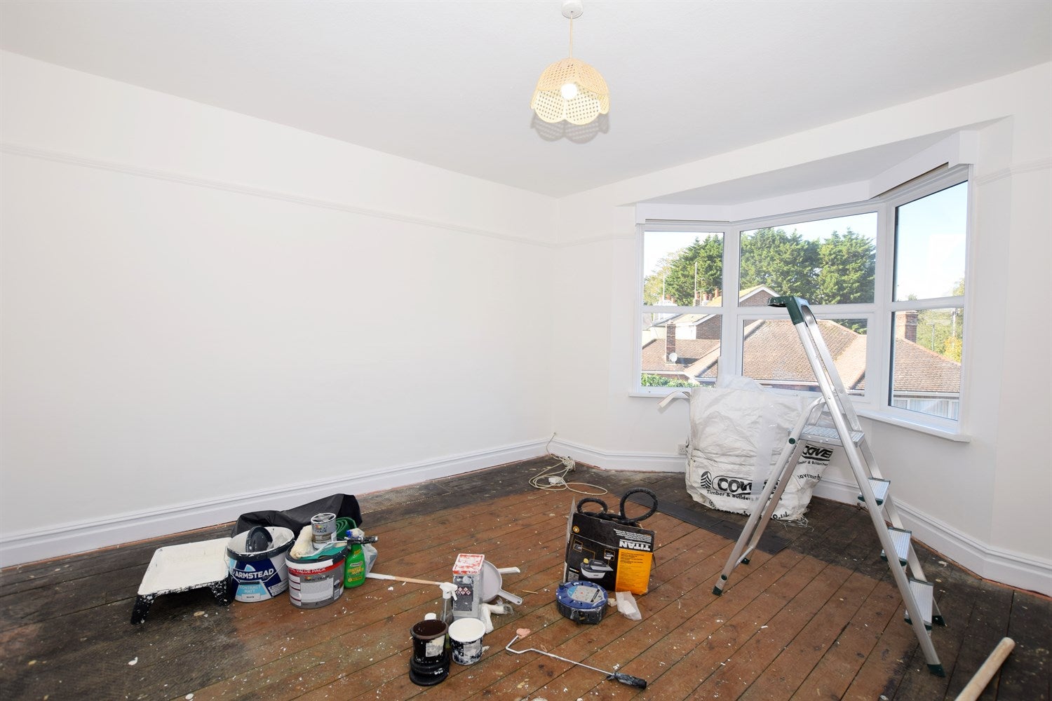 Flat Gordon Avenue in Arun