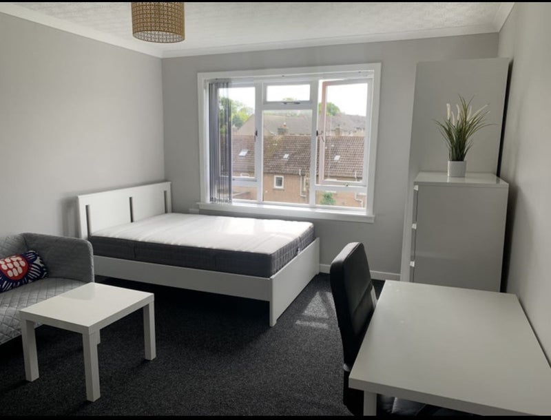 Room Ferry Road in City of Edinburgh