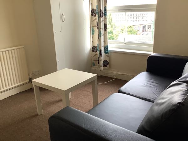 Room Wellington Square in Nottingham