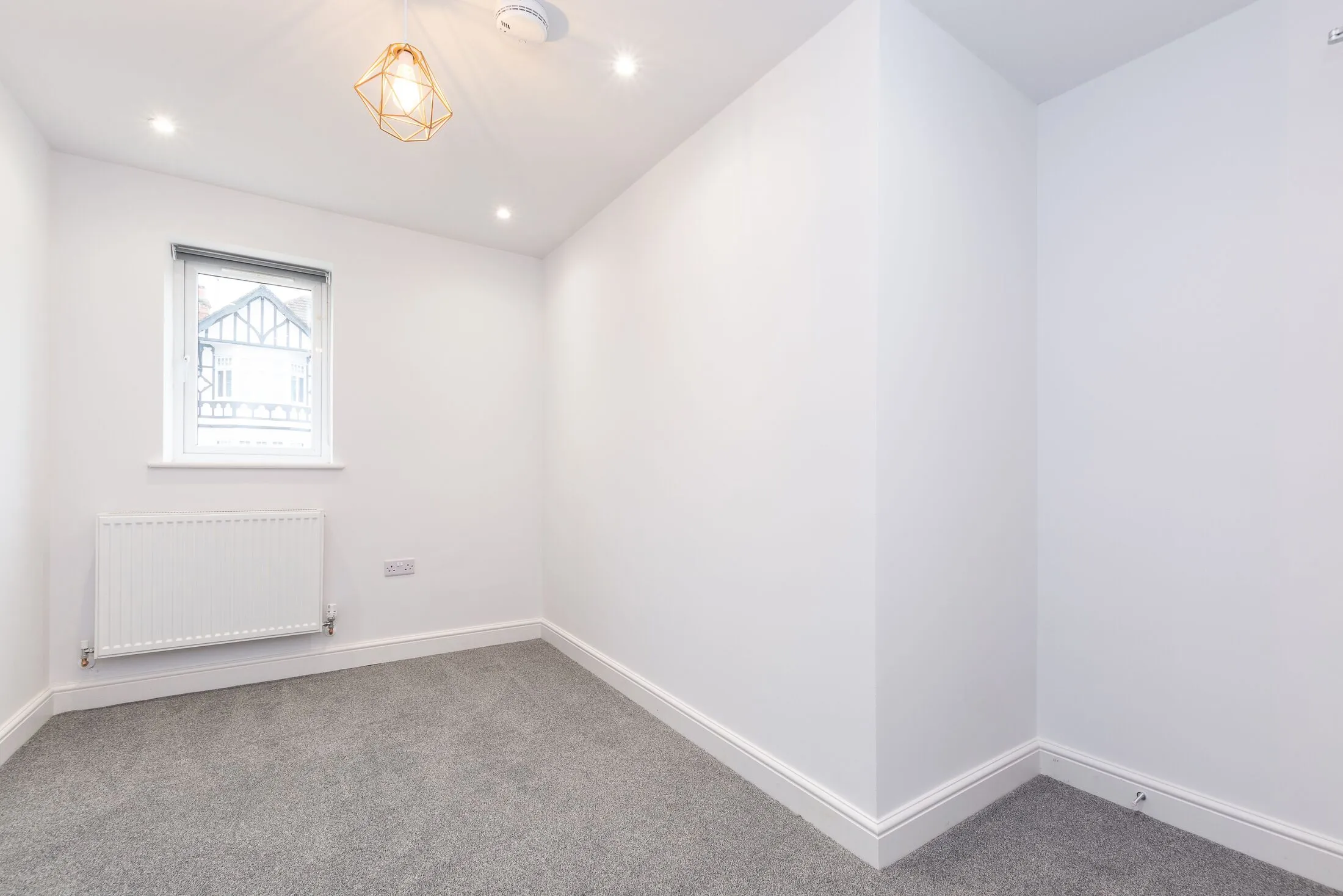 Flat Loveday Road in Greater London