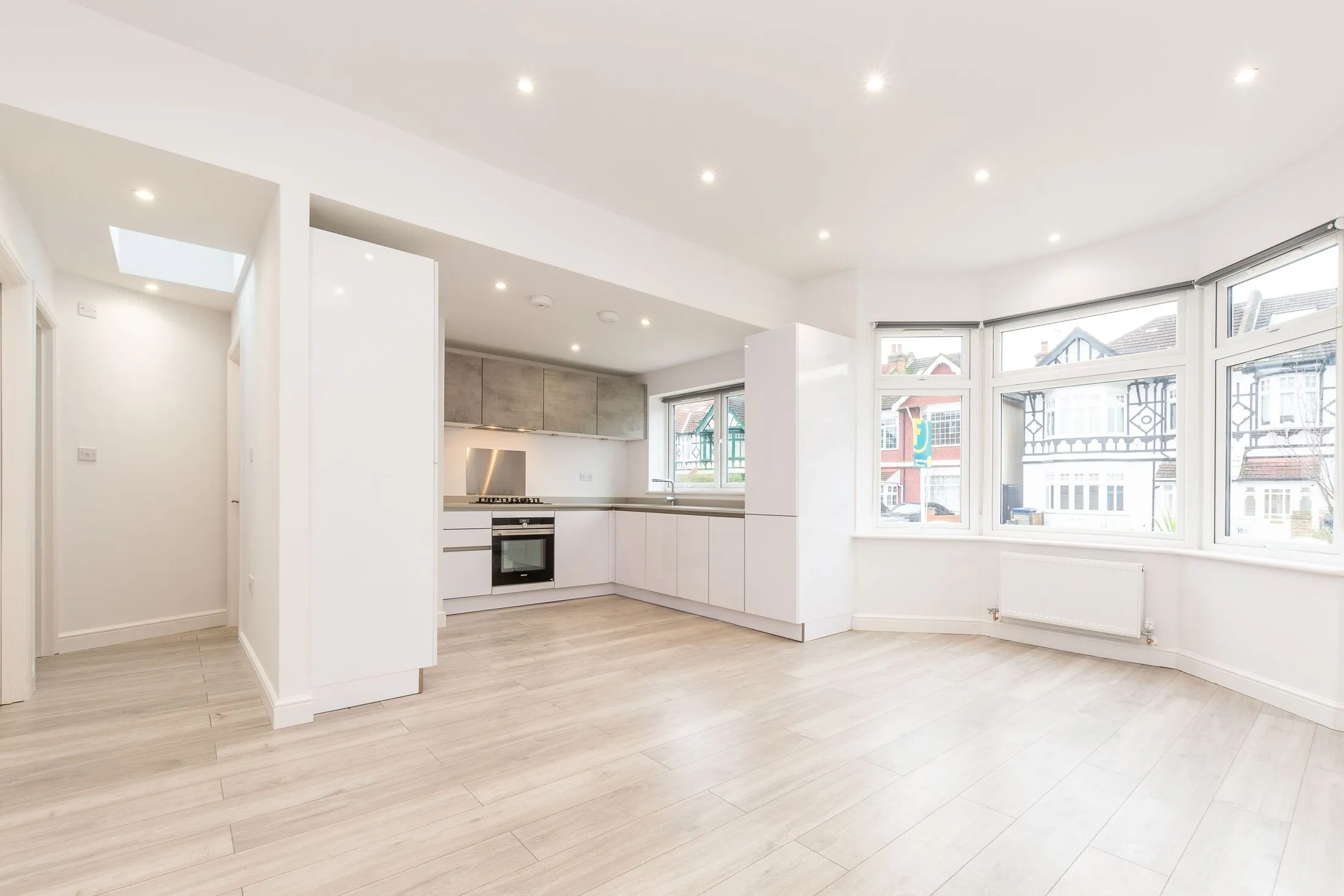 Flat Loveday Road in Greater London