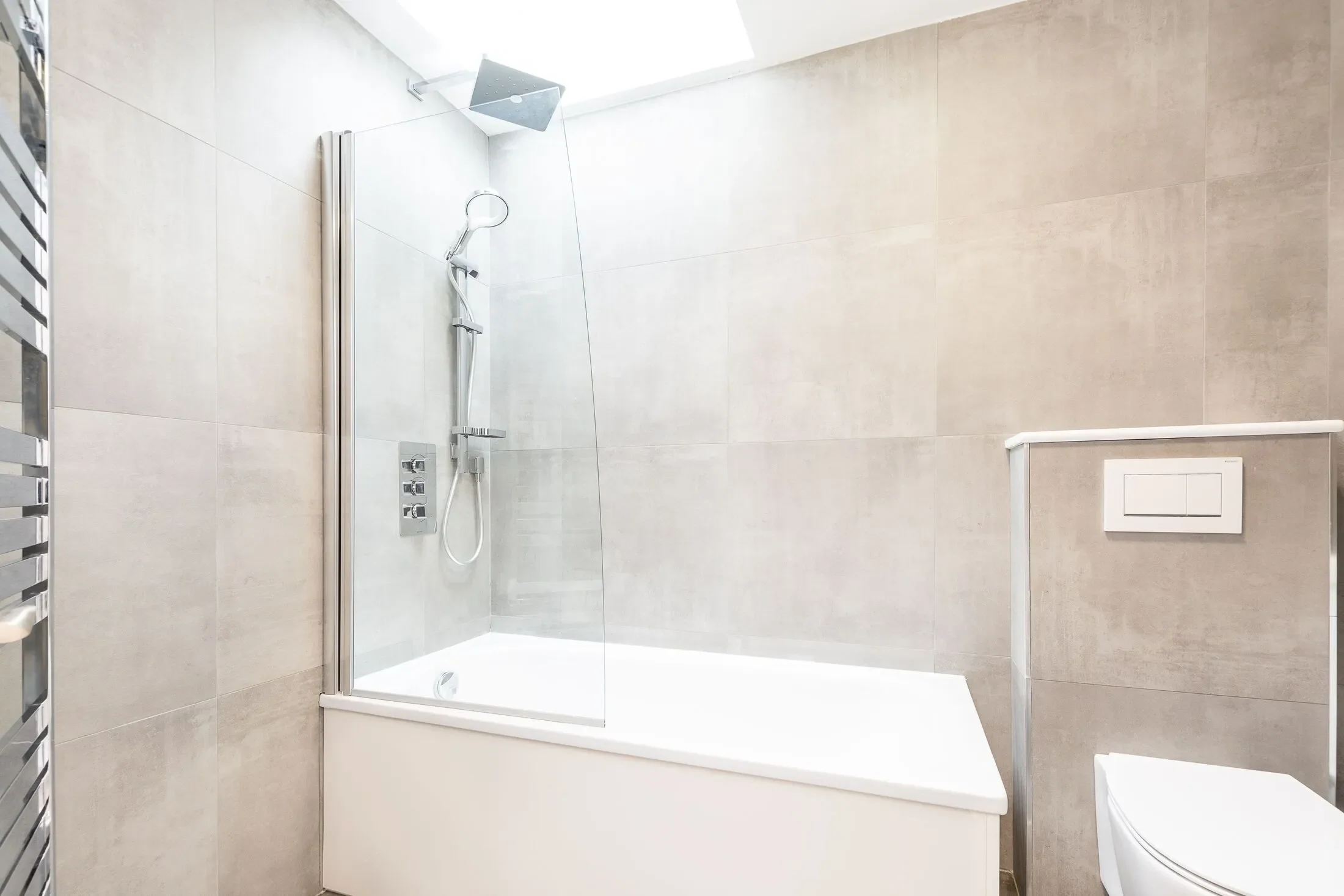 Flat Loveday Road in Greater London