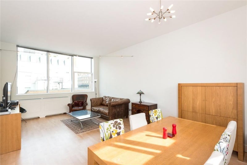 Room Marylebone Road in City of Westminster