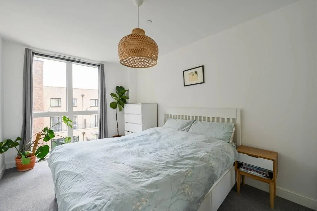 Flat Villiers Gardens in Greater London