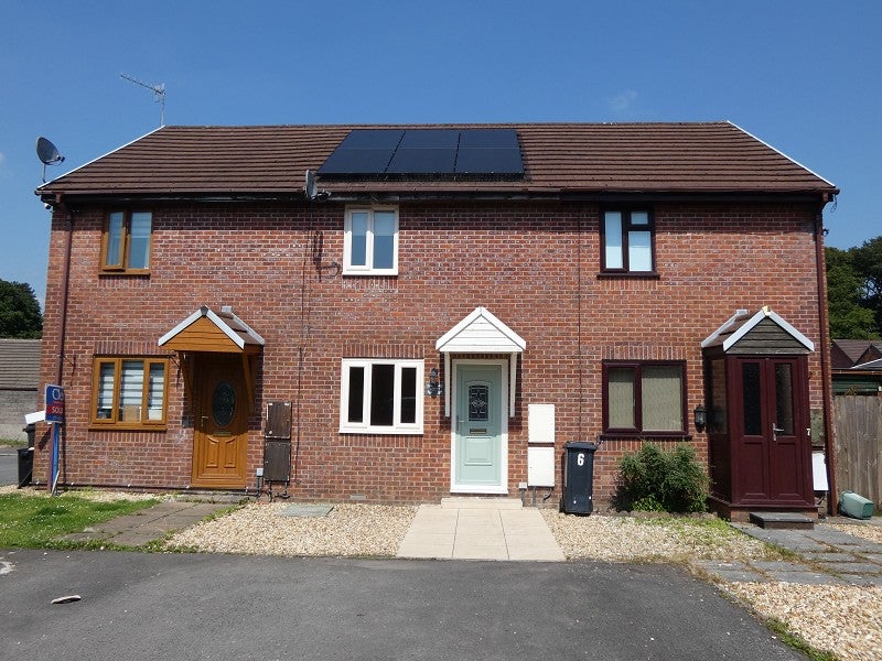 House Eaglesbush Close in Neath