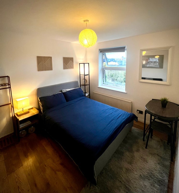 Room Weavers Way in Greater London