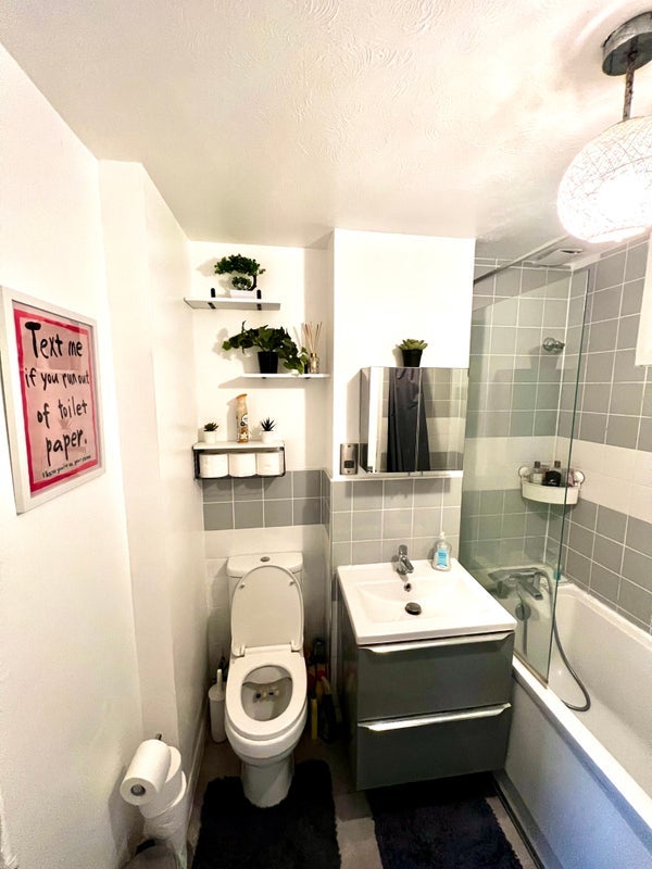 Room Weavers Way in Greater London