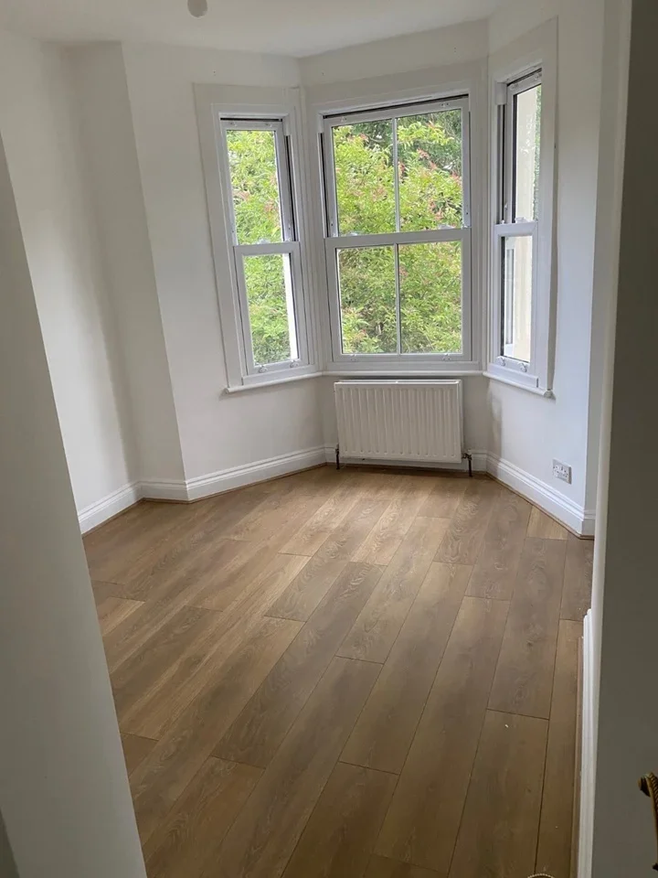 Flat Loampit Hill in Greater London
