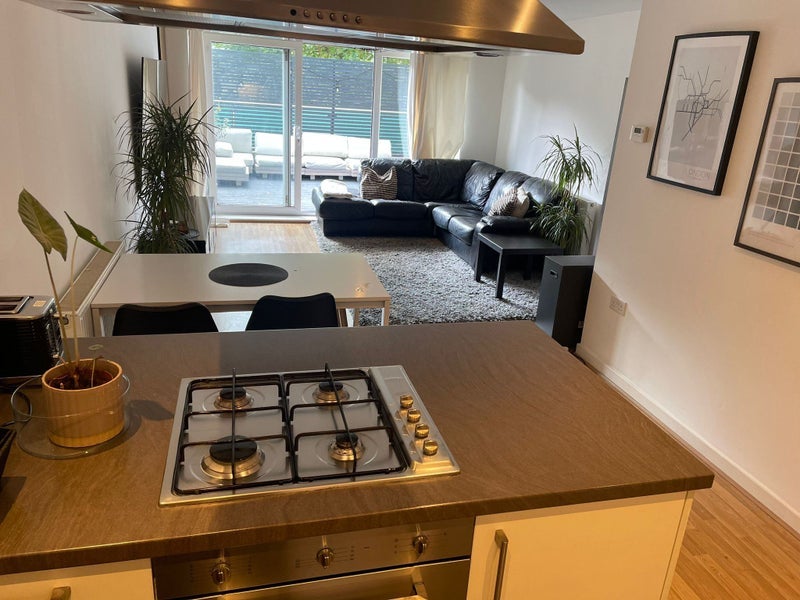 Flat Burdett Road in Greater London