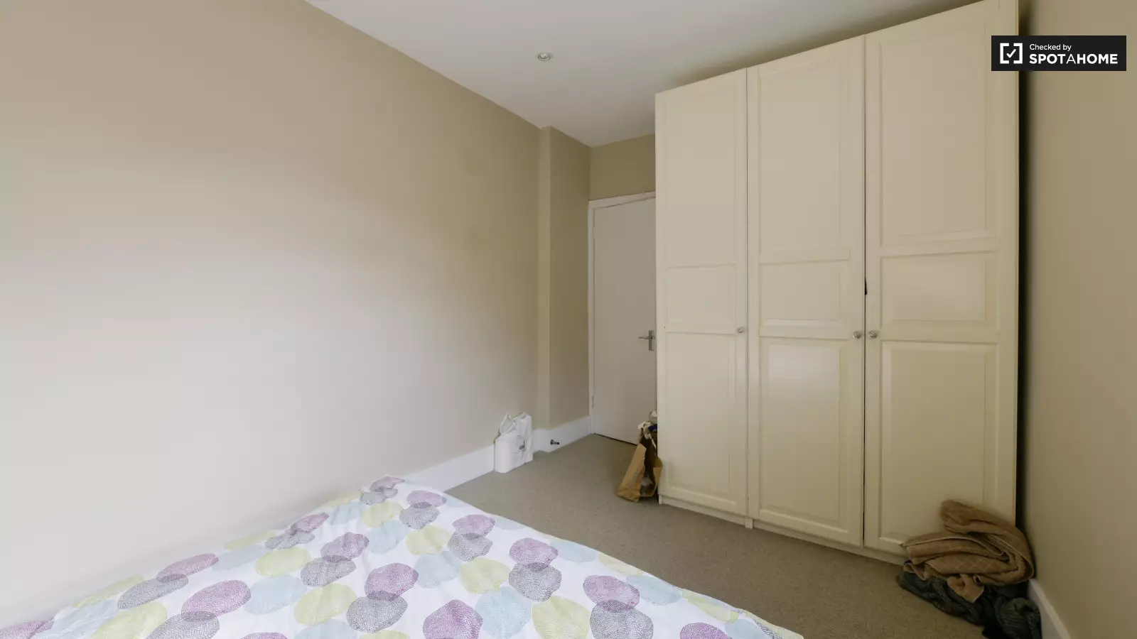 Flat Brookville Road in Greater London