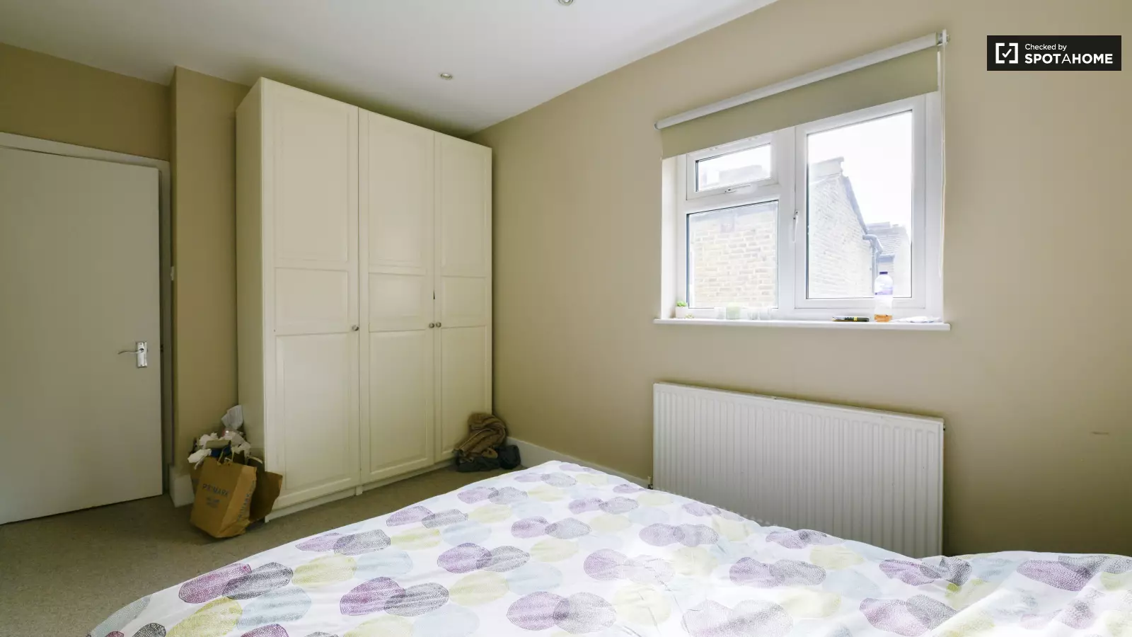 Flat Brookville Road in Greater London