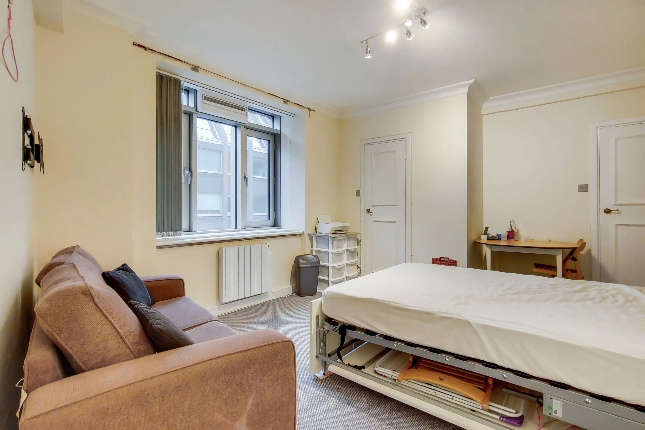 Flat Footpath to rear Cliffords Inn in City of London