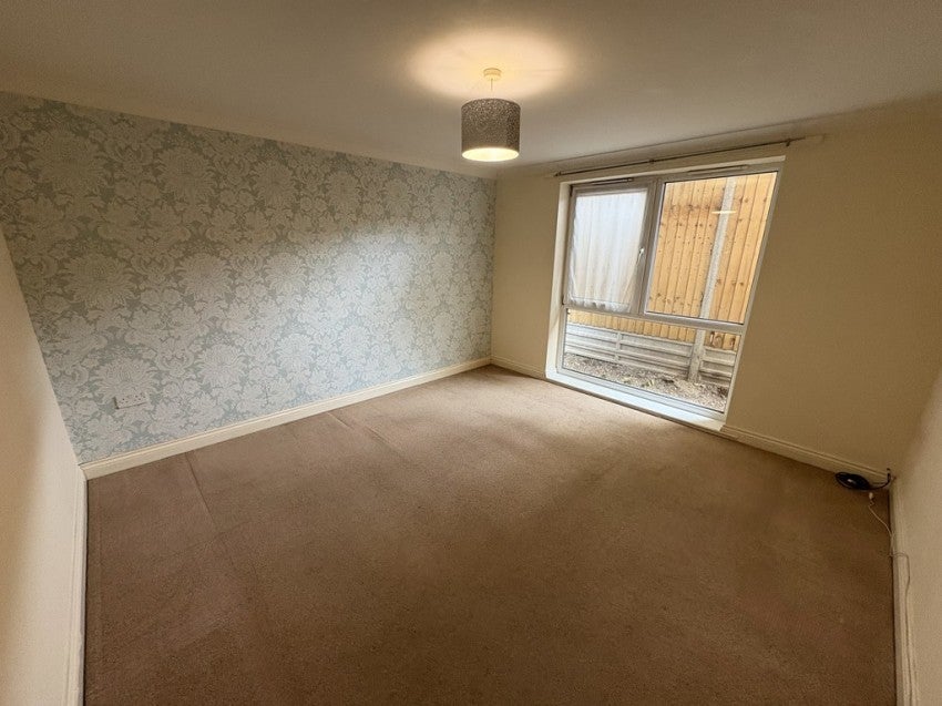 Flat Dean Road in Southampton