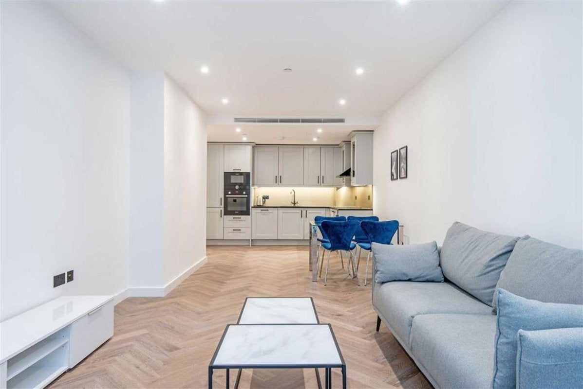 Flat Merino Gardens in Greater London