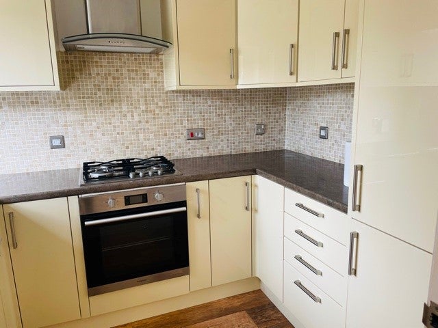 Flat Oldfield View in Hart