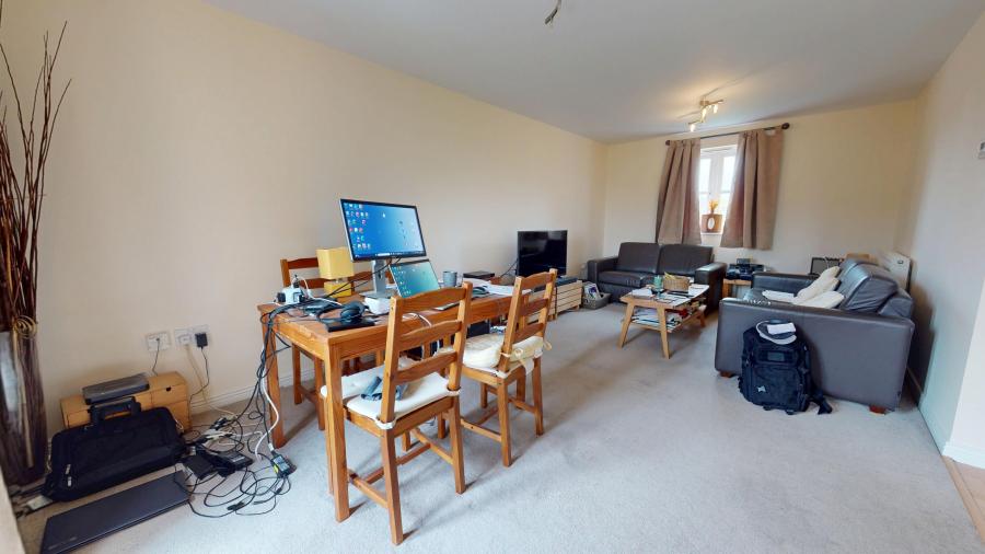 Flat Threipland Drive in Cardiff