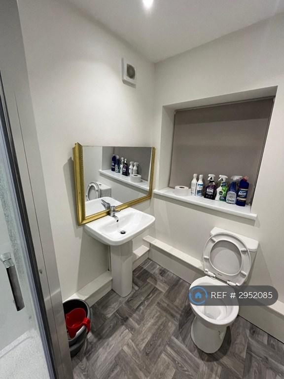 Room George Street in Newcastle-under-Lyme
