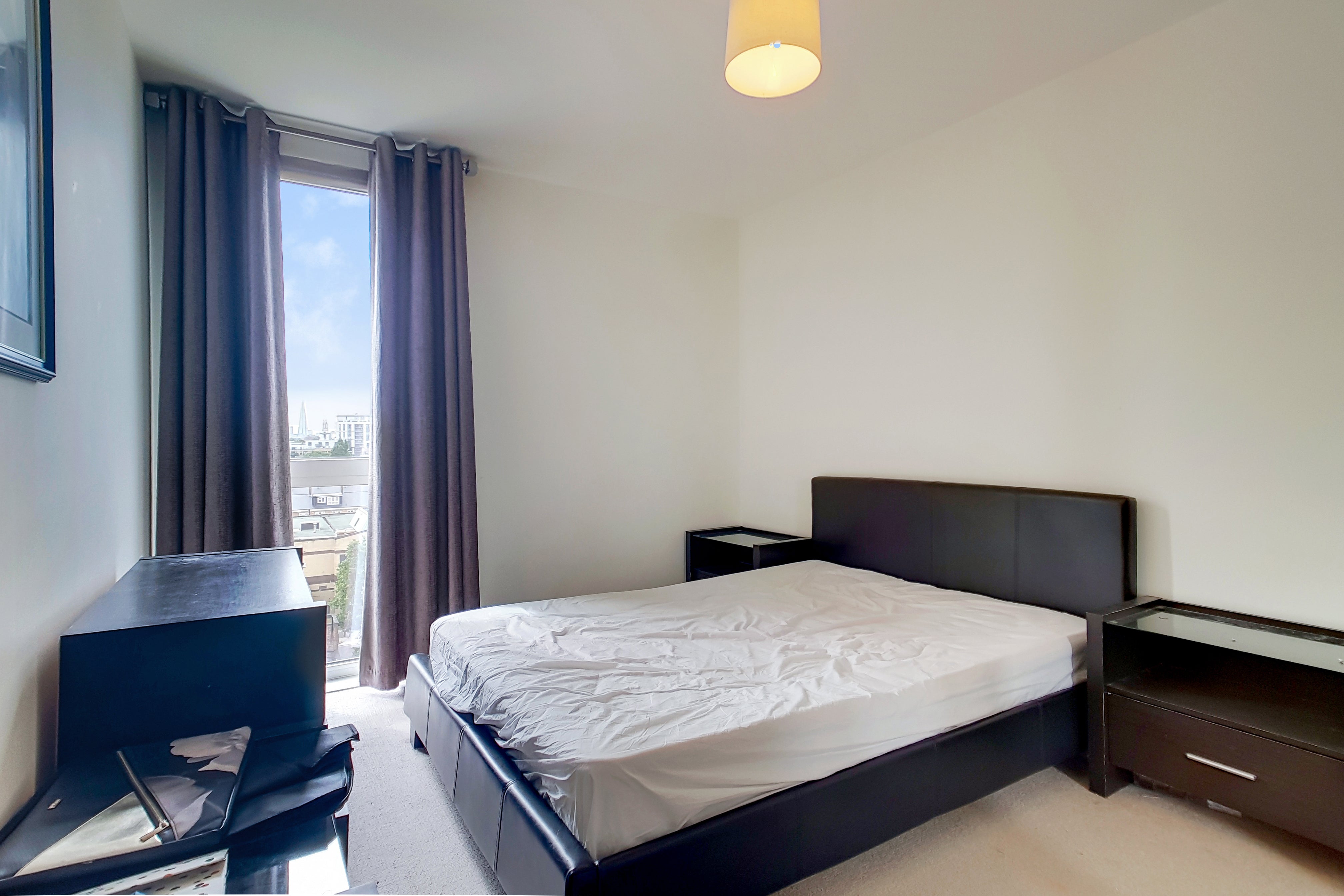 Flat Hay Currie Street in Greater London
