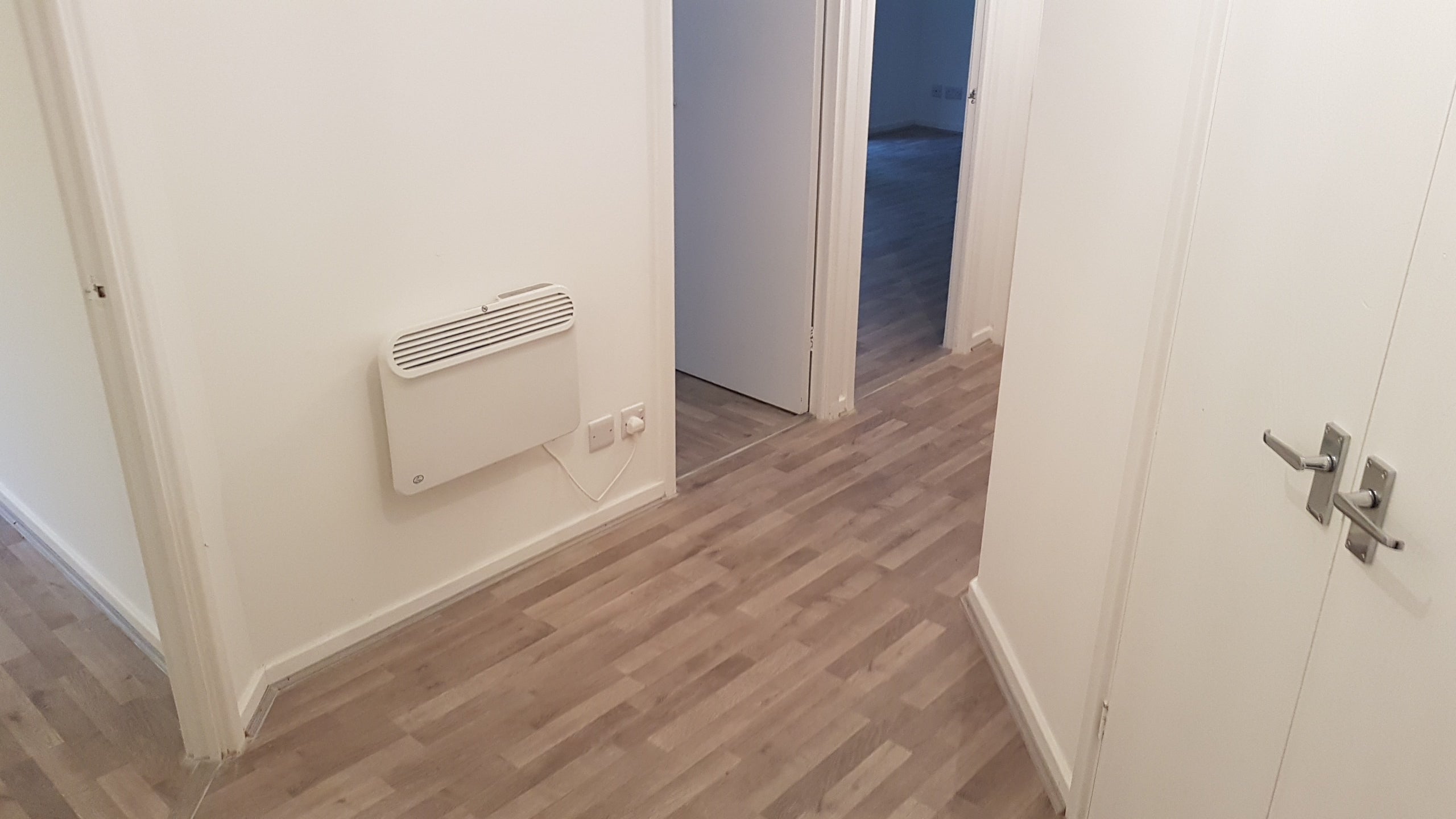 Flat Magpie Close in Greater London
