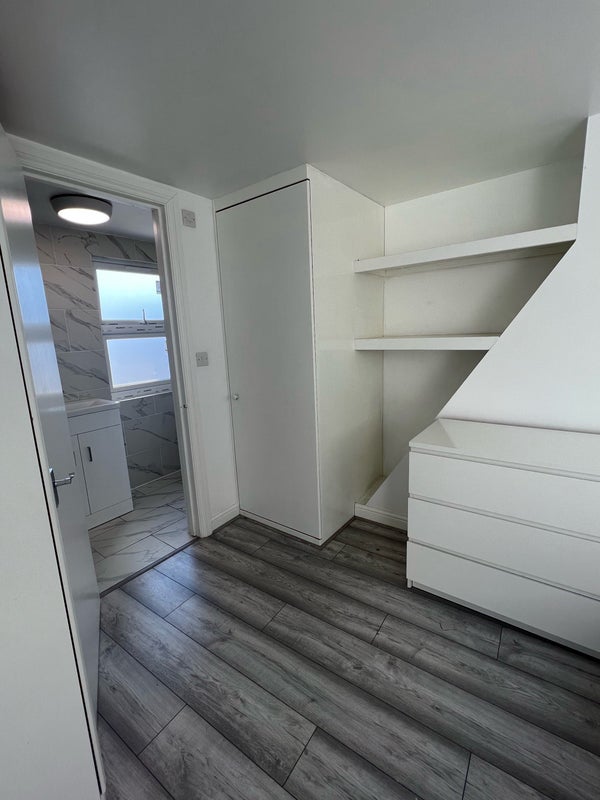 Room Frant Road in Greater London