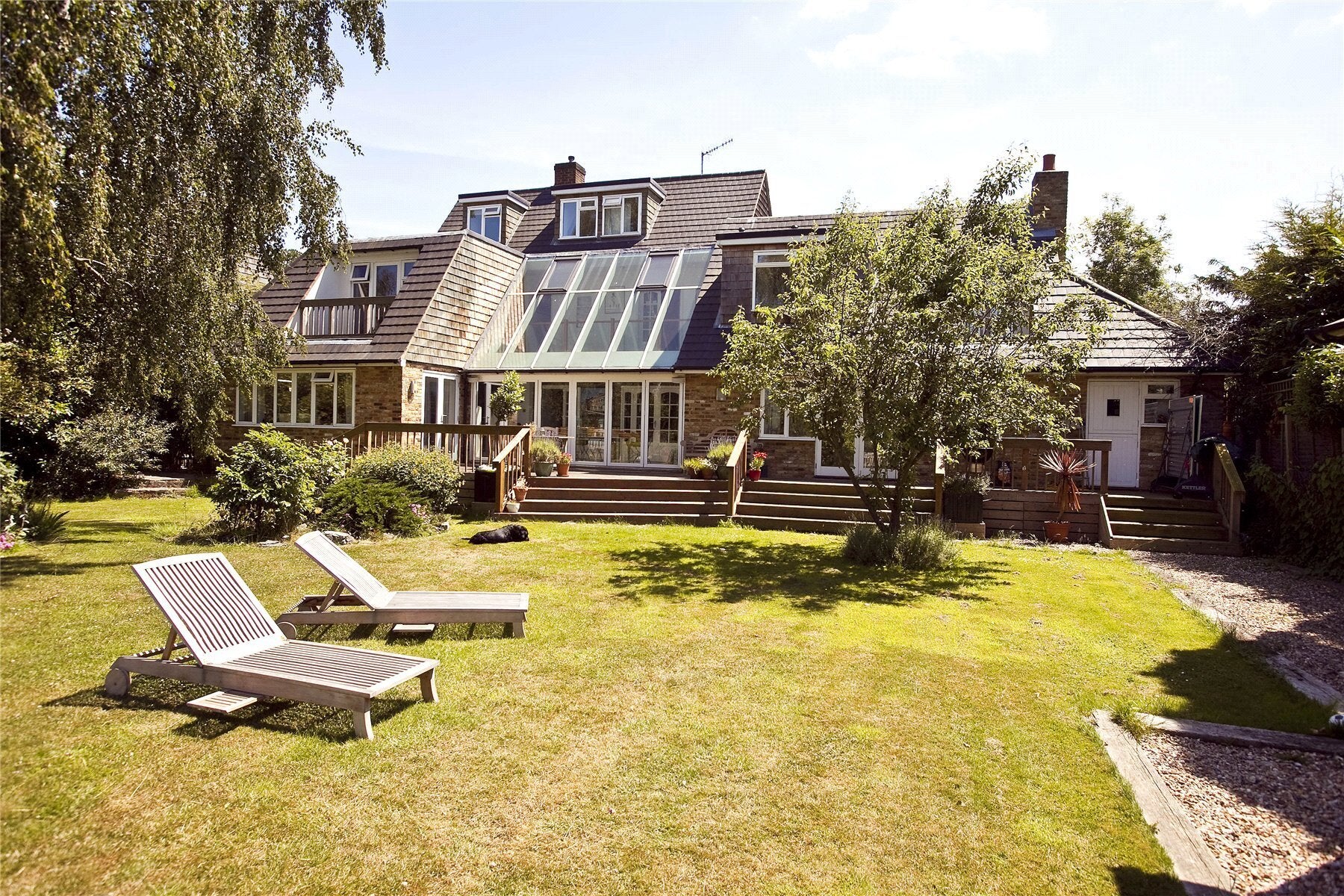 House Riverside Drive in Elmbridge