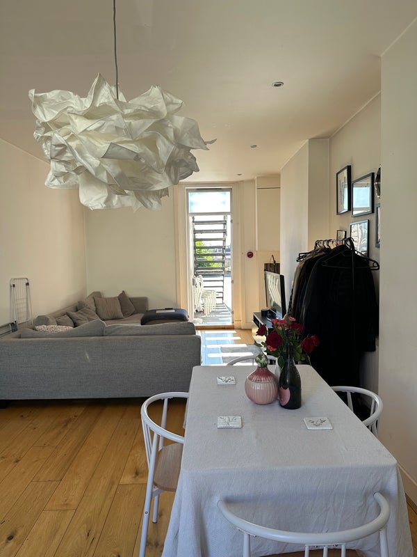 Room Hoe Street in Greater London