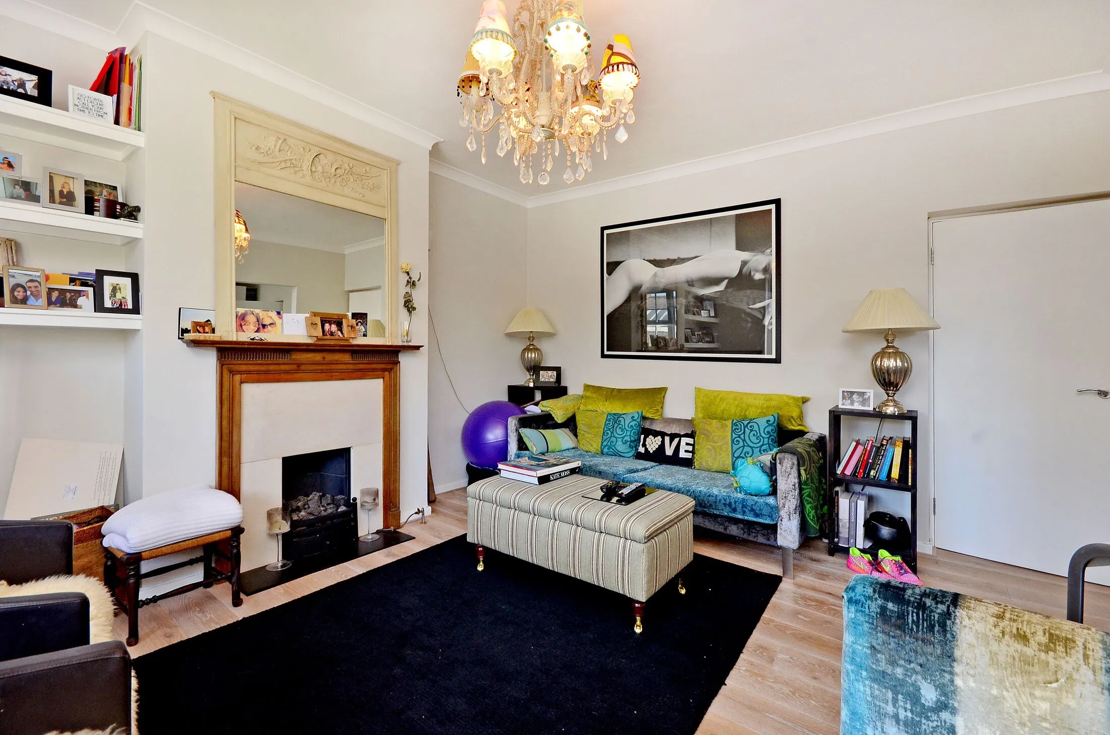 Flat Cathcart Road in Greater London