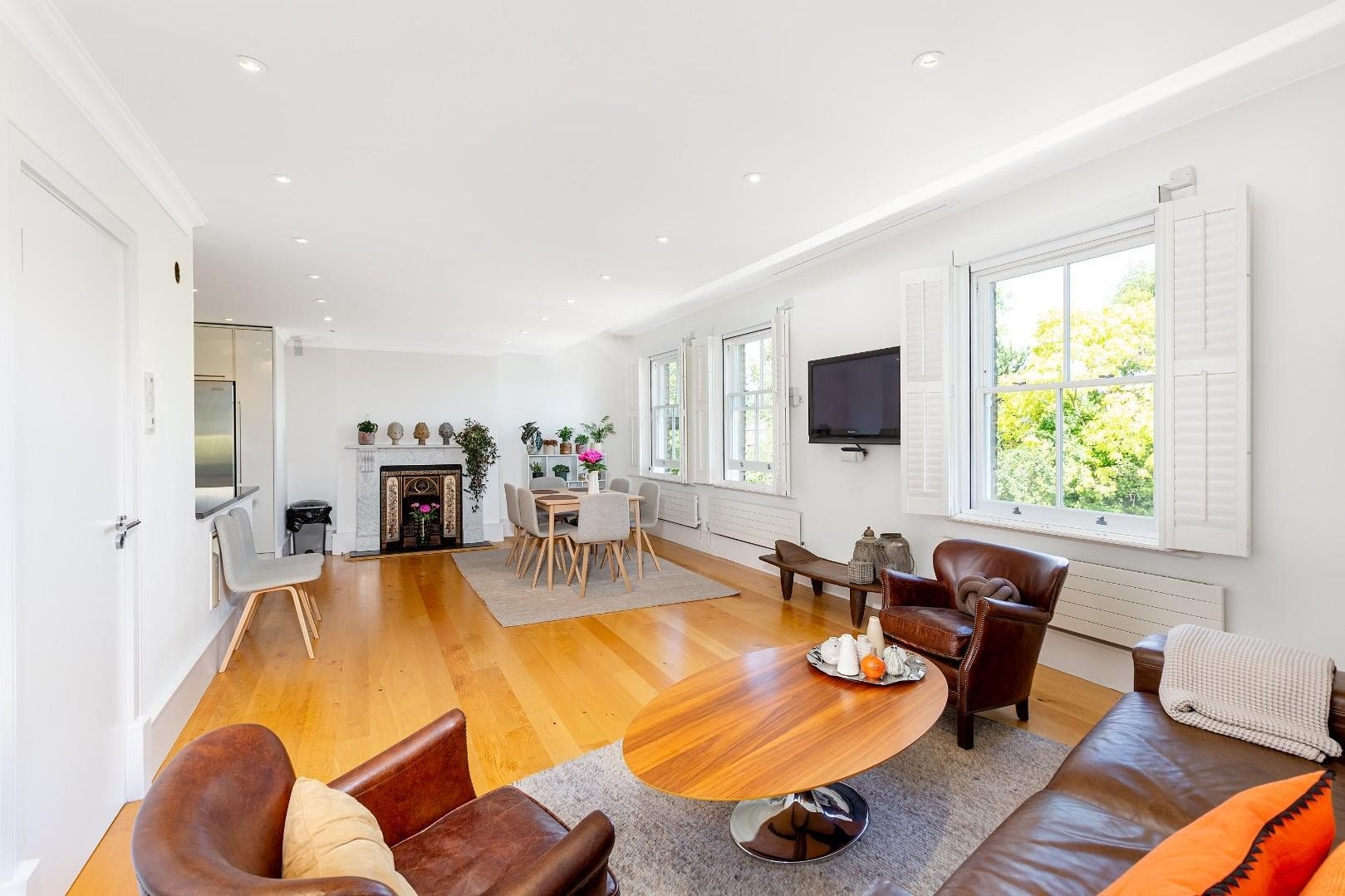 Flat Downside Crescent in Greater London