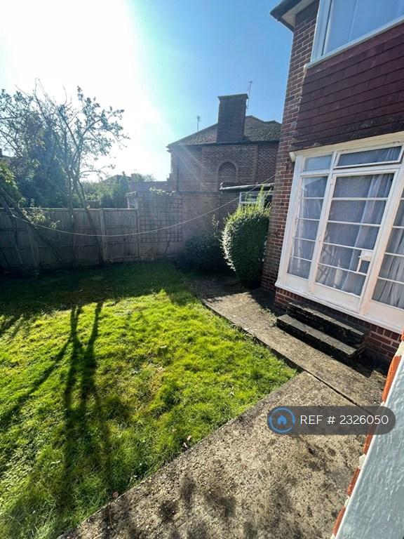 House Woodcroft in Greater London