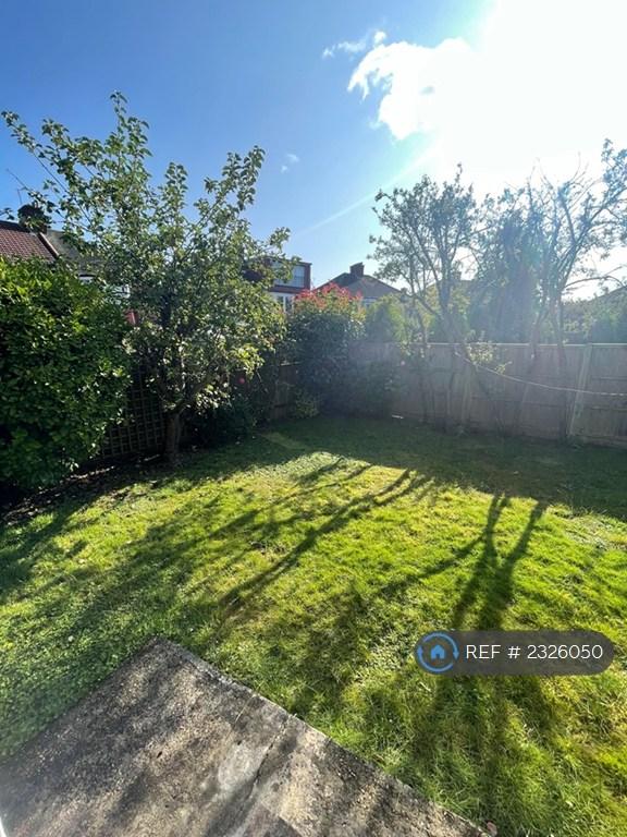 House Woodcroft in Greater London